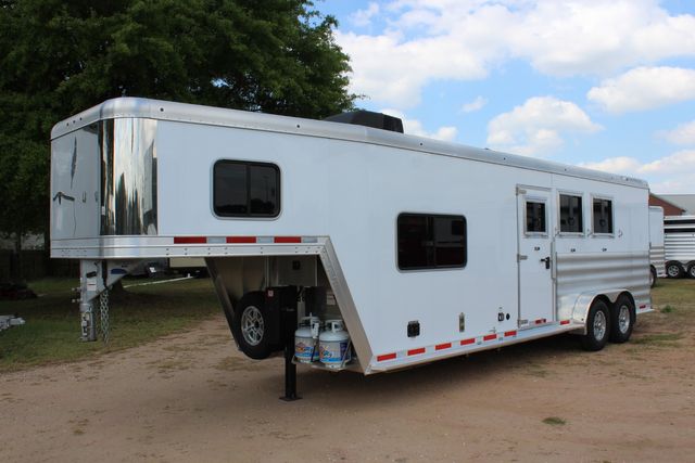 2026 Featherlite 9807 - 3 Horse Slant with 8' LQ 3H Slant GN LQ with Ramp Lining &amp; Insulated Horse | CONROE, TX | SportChassis/ Featherlite Trailers of Texas