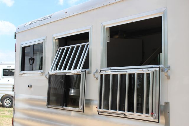 2026 Featherlite 9807 - 3 Horse Slant with 8' LQ 3H Slant GN LQ with Ramp Lining & Insulated Horse | CONROE, TX | SportChassis/ Featherlite Trailers of Texas 2026 Featherlite 9807 - 3 Horse Slant with 8' LQ 3H Slant GN LQ with Ramp Lining & Insulated Horse | CONROE, TX | SportChassis/ Featherlite Trailers of Texas