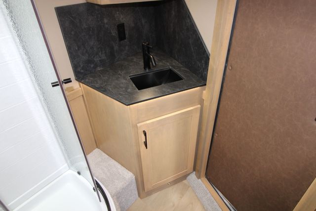 2026 Featherlite 9808 - 3 Horse Slant with 8' LQ 3H Slant GN 11'B LQ w/ Lining & Insulated Horse | CONROE, TX | SportChassis/ Featherlite Trailers of Texas 2026 Featherlite 9808 - 3 Horse Slant with 8' LQ 3H Slant GN 11'B LQ w/ Lining & Insulated Horse | CONROE, TX | SportChassis/ Featherlite Trailers of Texas