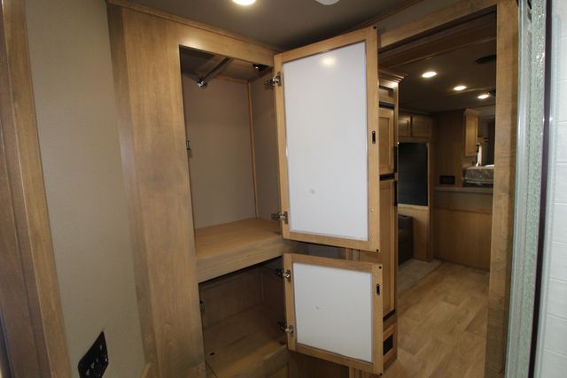 2026 Featherlite 9808 - 3 Horse Slant with 8' LQ 3H Slant GN 11'B LQ w/ Lining &amp; Insulated Horse | CONROE, TX | SportChassis/ Featherlite Trailers of Texas