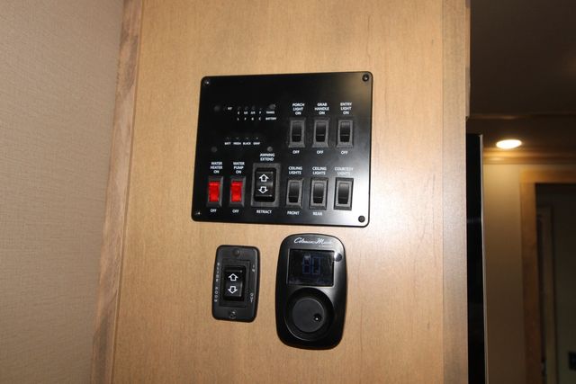 2026 Featherlite 9808 - 3 Horse Slant with 8' LQ 3H Slant GN 11'B LQ w/ Lining & Insulated Horse | CONROE, TX | SportChassis/ Featherlite Trailers of Texas 2026 Featherlite 9808 - 3 Horse Slant with 8' LQ 3H Slant GN 11'B LQ w/ Lining & Insulated Horse | CONROE, TX | SportChassis/ Featherlite Trailers of Texas