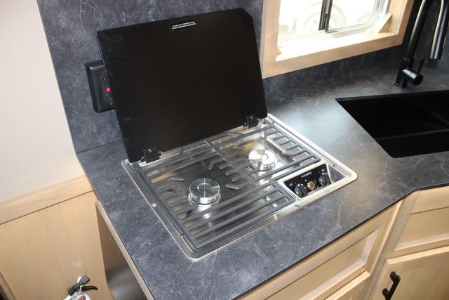 2026 Featherlite 9808 - 3 Horse Slant with 8' LQ 3H Slant GN 11'B LQ w/ Lining &amp; Insulated Horse | CONROE, TX | SportChassis/ Featherlite Trailers of Texas