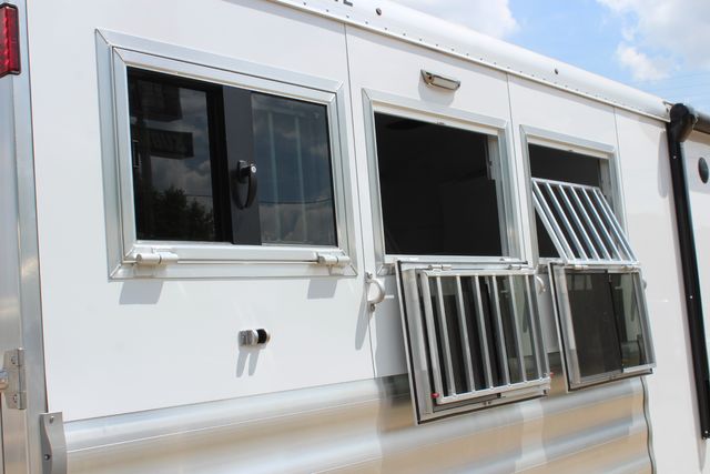 2026 Featherlite 9808 - 3 Horse Slant with 8' LQ 3H Slant GN 11'B LQ w/ Lining & Insulated Horse | CONROE, TX | SportChassis/ Featherlite Trailers of Texas 2026 Featherlite 9808 - 3 Horse Slant with 8' LQ 3H Slant GN 11'B LQ w/ Lining & Insulated Horse | CONROE, TX | SportChassis/ Featherlite Trailers of Texas