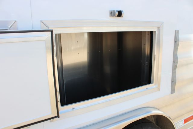 2026 Featherlite 9808 - 3 Horse Slant with 8' LQ 3H Slant GN 11'B LQ w/ Lining &amp; Insulated Horse | CONROE, TX | SportChassis/ Featherlite Trailers of Texas