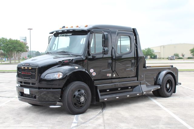 2026 Freightliner M2 106 PLUS SportChassis LH5 Luxury Hauler BLACKOUT 30k Gen-Y | CONROE, TX | SportChassis/ Featherlite Trailers of Texas 2026 Freightliner M2 106 PLUS SportChassis LH5 Luxury Hauler BLACKOUT 30k Gen-Y | CONROE, TX | SportChassis/ Featherlite Trailers of Texas