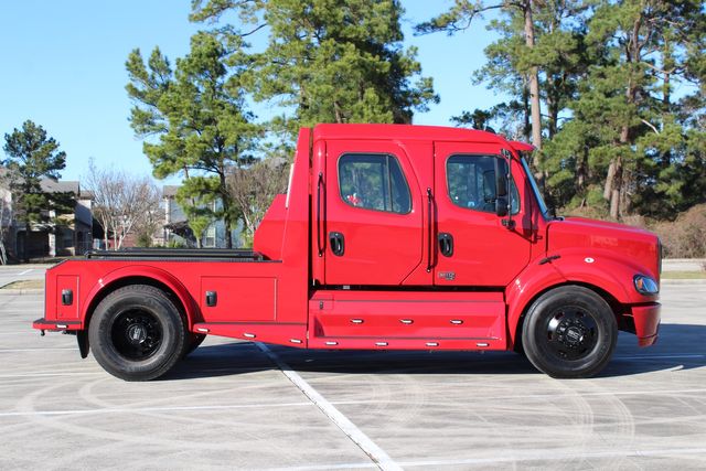 2026 Freightliner M2+112 SportChassis LH7 DD13 520hp Blackout Package | CONROE, TX | SportChassis/ Featherlite Trailers of Texas 2026 Freightliner M2+112 SportChassis LH7 DD13 520hp Blackout Package | CONROE, TX | SportChassis/ Featherlite Trailers of Texas