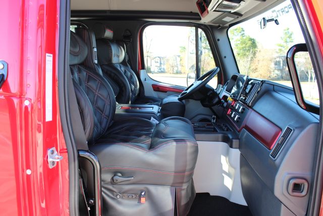 2026 Freightliner M2+112 SportChassis LH7 DD13 520hp Blackout Package | CONROE, TX | SportChassis/ Featherlite Trailers of Texas 2026 Freightliner M2+112 SportChassis LH7 DD13 520hp Blackout Package | CONROE, TX | SportChassis/ Featherlite Trailers of Texas