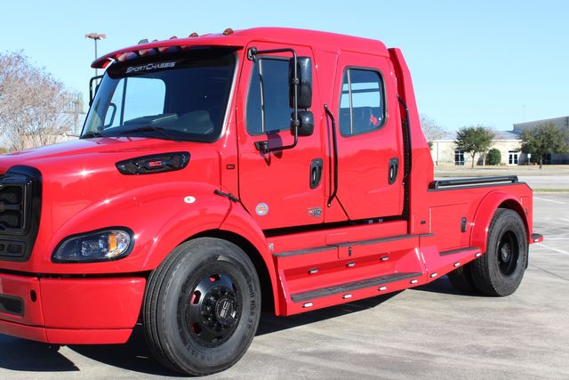 2026 Freightliner M2+112 SportChassis LH7 DD13 520hp Blackout Package | CONROE, TX | SportChassis/ Featherlite Trailers of Texas