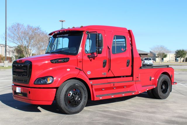 2026 Freightliner M2+112 SportChassis LH7 DD13 520hp Blackout Package | CONROE, TX | SportChassis/ Featherlite Trailers of Texas
