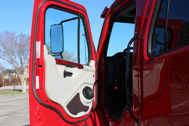 2026 Freightliner M2+112 SportChassis LH7 DD13 520hp Blackout Package | CONROE, TX | SportChassis/ Featherlite Trailers of Texas 2026 Freightliner M2+112 SportChassis LH7 DD13 520hp Blackout Package | CONROE, TX | SportChassis/ Featherlite Trailers of Texas