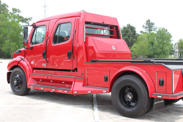 2026 Freightliner M2+112 SportChassis LH7 DD13 505hp Blackout Package | CONROE, TX | SportChassis/ Featherlite Trailers of Texas 2026 Freightliner M2+112 SportChassis LH7 DD13 505hp Blackout Package | CONROE, TX | SportChassis/ Featherlite Trailers of Texas