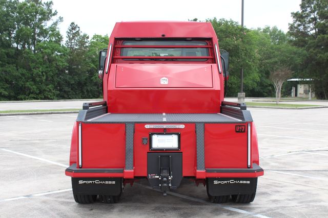 2026 Freightliner M2+112 SportChassis LH7 DD13 505hp Blackout Package | CONROE, TX | SportChassis/ Featherlite Trailers of Texas