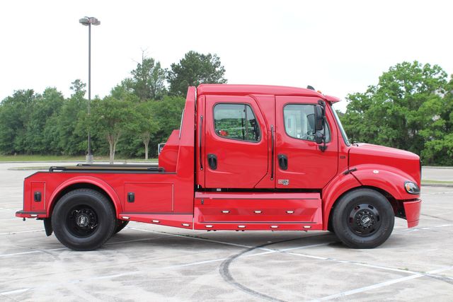 2026 Freightliner M2+112 SportChassis LH7 DD13 505hp Blackout Package | CONROE, TX | SportChassis/ Featherlite Trailers of Texas