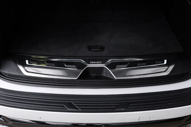 2026 GMC Yukon AT4 PREMIUM 4X4,LIFTED,ROOF,360CAM,DURAMAX DIESEL | Carrollton, TX | Texas Vehicle Exchange