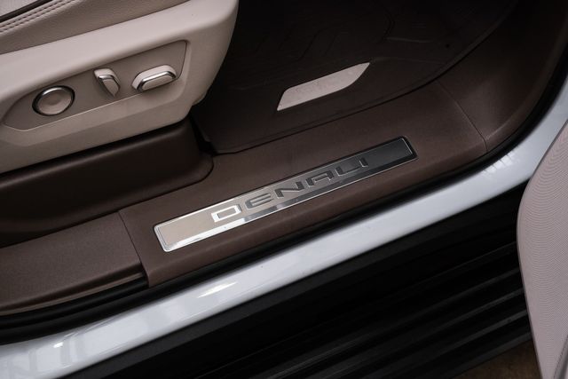 2026 GMC Yukon XL Denali RESERVE,4WD,LIFTED, 24 VOSSEN,NITTO,DURAMAX | Carrollton, TX | Texas Vehicle Exchange