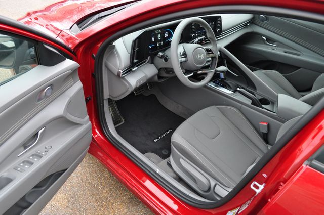 2026 Hyundai ELANTRA SEL Sport | Louisville, MS | CARite Louisville MS 2026 Hyundai ELANTRA SEL Sport | Louisville, MS | CARite Louisville MS