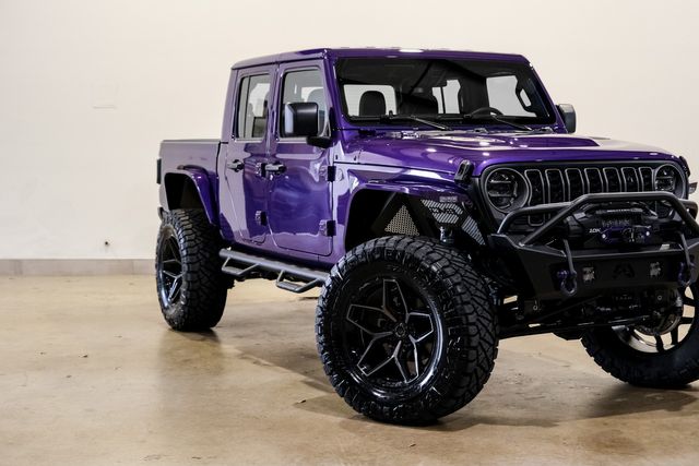 2026 Jeep Gladiator Sport 4X4, LIFTED,BUMPERS,LEDS,20" FUEL,H. LEATHER | Carrollton, TX | Texas Vehicle Exchange