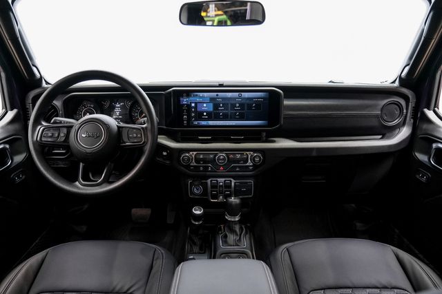 2026 Jeep Gladiator Sport 4X4, LIFTED,BUMPERS,LEDS,20" FUEL,H. LEATHER | Carrollton, TX | Texas Vehicle Exchange