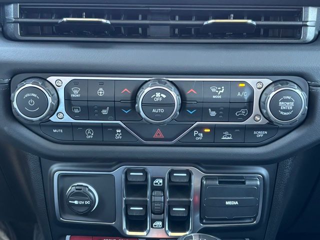 2026 Jeep Gladiator Shadow Ops