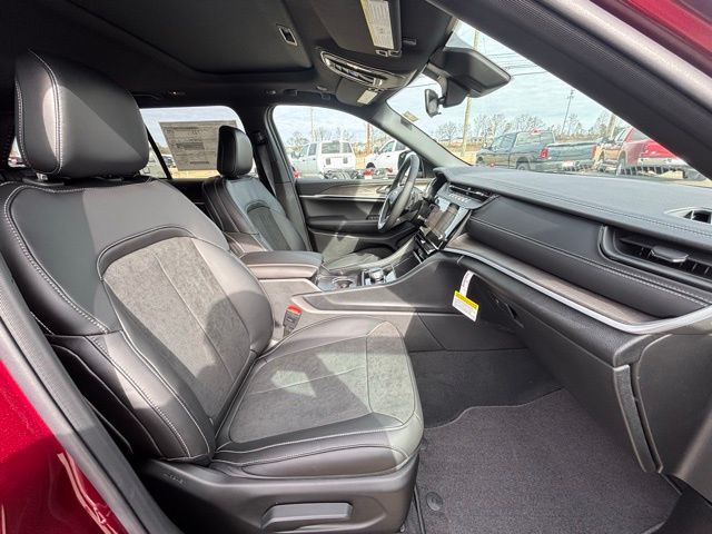 2026 Jeep Grand Cherokee Altitude