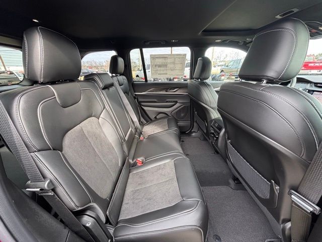 2026 Jeep Grand Cherokee Altitude