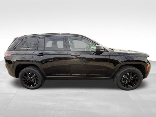 2026 Jeep Grand Cherokee Altitude