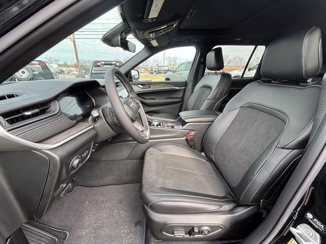 2026 Jeep Grand Cherokee Altitude