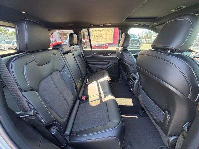 2026 Jeep Grand Cherokee Altitude