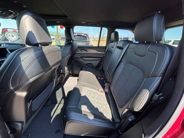 2026 Jeep Grand Cherokee Altitude