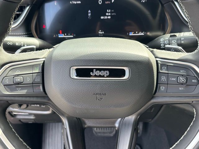 2026 Jeep Grand Cherokee Laredo