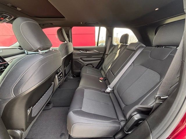 2026 Jeep Grand Cherokee Laredo