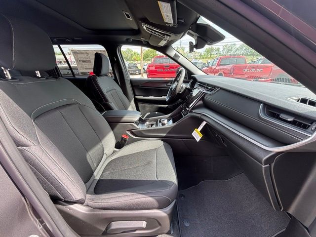 2026 Jeep Grand Cherokee Laredo X