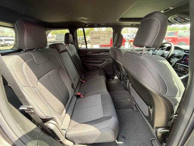 2026 Jeep Grand Cherokee Laredo X