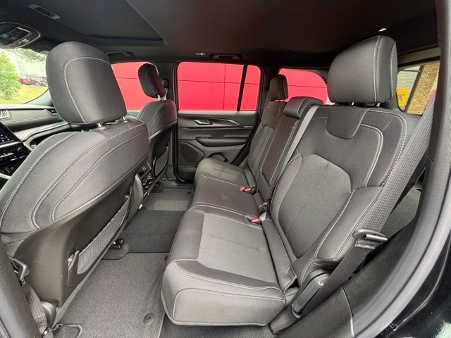 2026 Jeep Grand Cherokee Laredo X