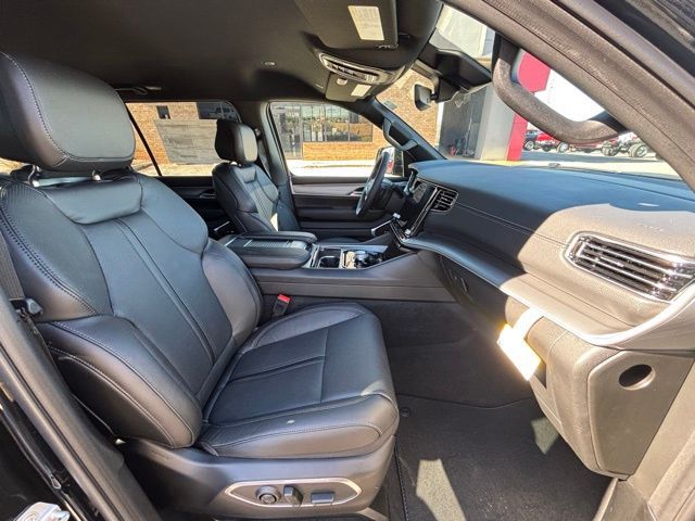 2026 Jeep Grand Wagoneer Base