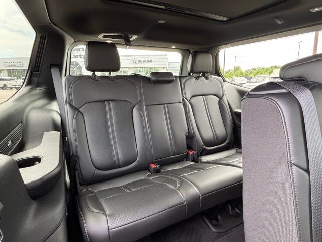 2026 Jeep Grand Wagoneer Base