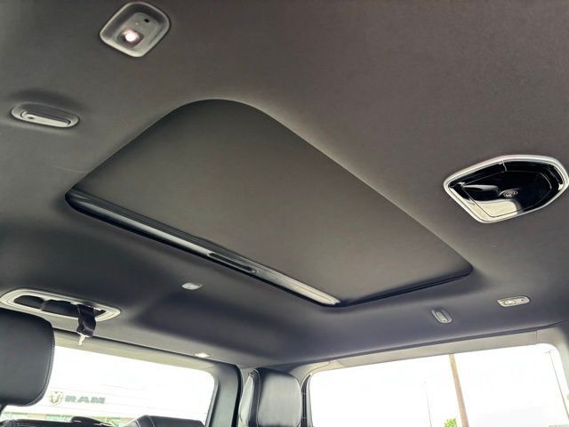 2026 Jeep Grand Wagoneer Base