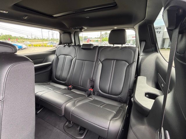 2026 Jeep Grand Wagoneer Base