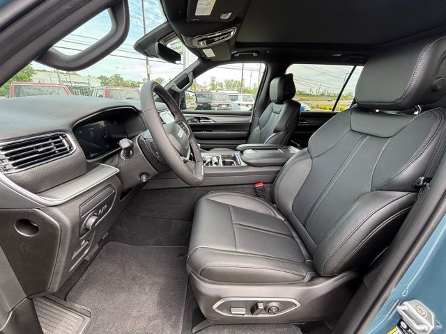 2026 Jeep Grand Wagoneer Base