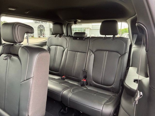 2026 Jeep Grand Wagoneer Base