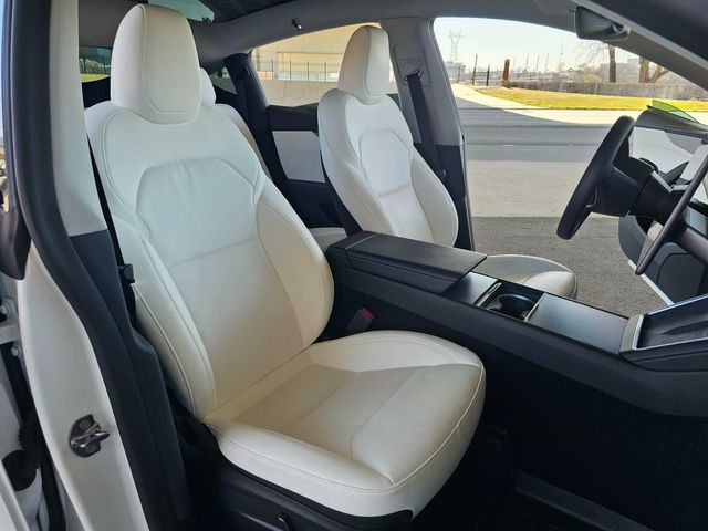 2026 Tesla Model Y Long Range Launch Series | North Little Rock, AR | EVolve Auto 2026 Tesla Model Y Long Range Launch Series | North Little Rock, AR | EVolve Auto