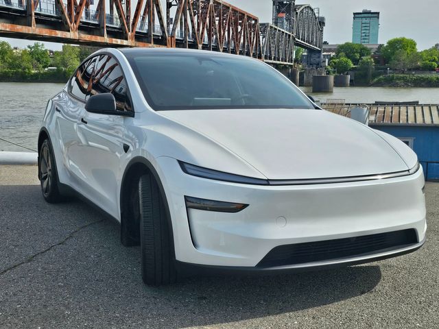 2026 Tesla Model Y Long Range | North Little Rock, AR | EVolve Auto